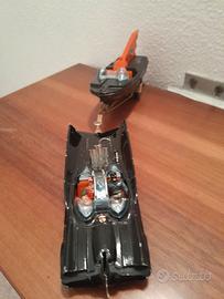 Batmobile e Barca Corgi in buone condizioni