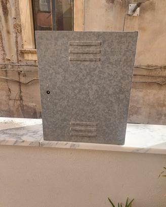 armadietto gas in ferro zingato