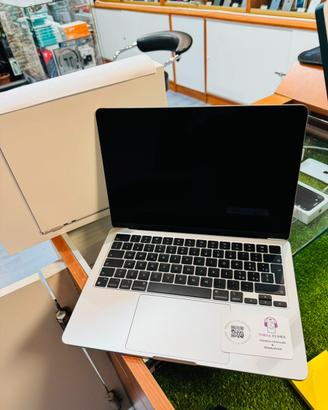MacBook Air 13 2022 8GB RAM 256GB SSD M2