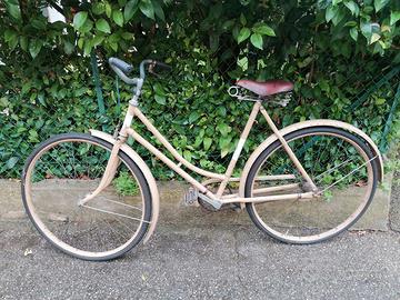 BICICLETTA D'EPOCA DA DONNA PRATICAMENTE PERFETTA