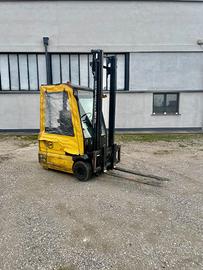 carello elevatore,muletto OM modello XE15 del 2010