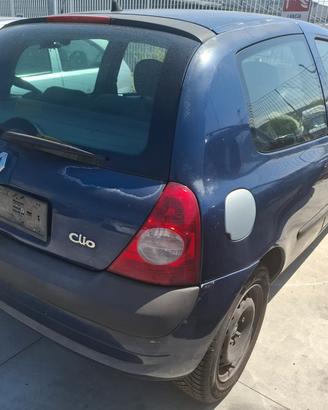 RENAULT CLIO per ricambi usati