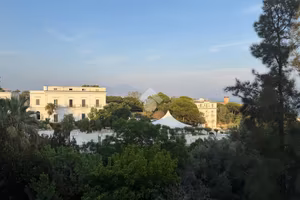 5 LOCALI A NAPOLI