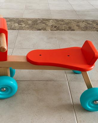 Triciclo per bambini in legno