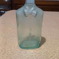 BOTTIGLIA VUOTA E BICCHIERI VETRO CRISTALLO