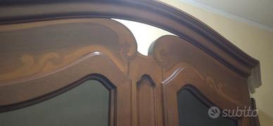 Mobile in noce massello