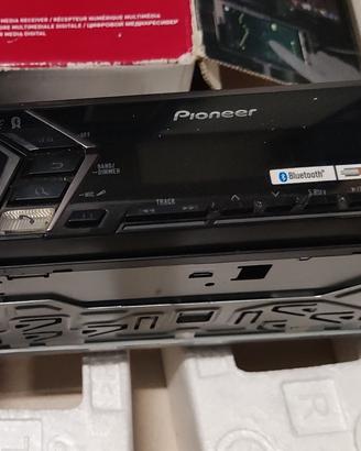 Autoradio Pioneer DEH-S300BT non si accende