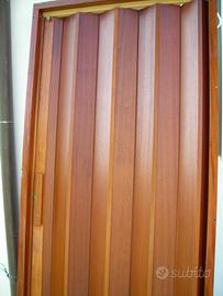 Porta a soffietto in vero legno vintage