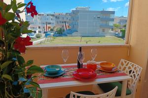 Appartamento fronte spiaggia di sabbia con box