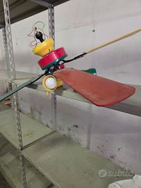 lampadario con ventola di legno colorato 