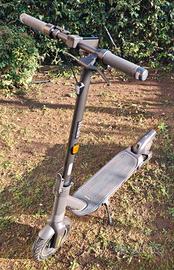 Ninebot Max G2 (164 km) - Omologato 2026 + Kit Sic