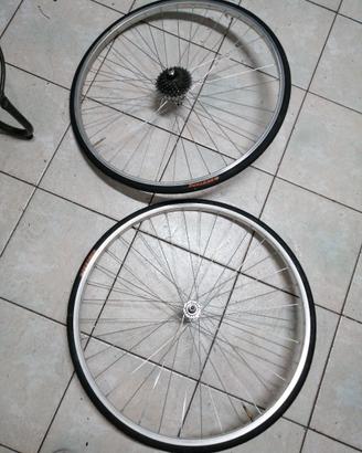 Bicicletta cerchi gomme camera aria