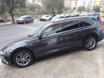 Volkswagen Passat Variant 2.0 TDI DSG Business Blu