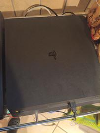 PS4 slim 500gb con 2 pad e 2 giochi 