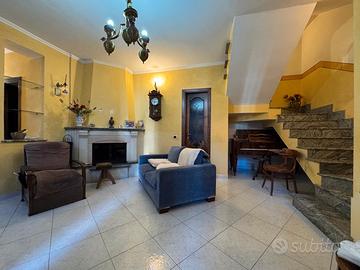 No condominio Soluzione Indipendente al centro