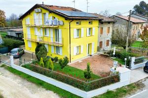 CASA SEMINDIPENDENTE A MEZZANI