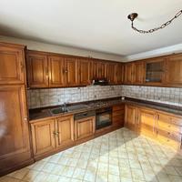 Cucina in legno massello