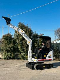 E217 Mini escavatore 17 q.li Bobcat 320 carro alla