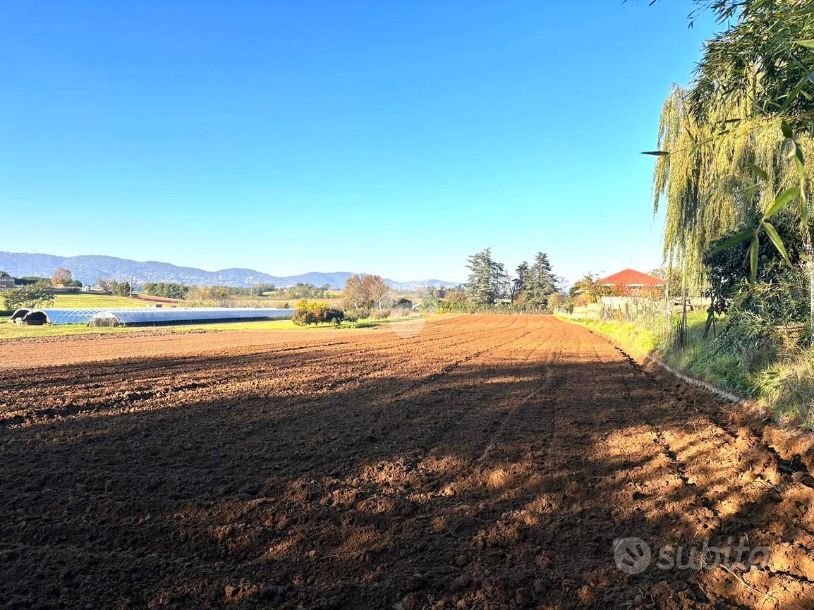 TER. RESIDENZIALE A CAMBIANO - Vista 2