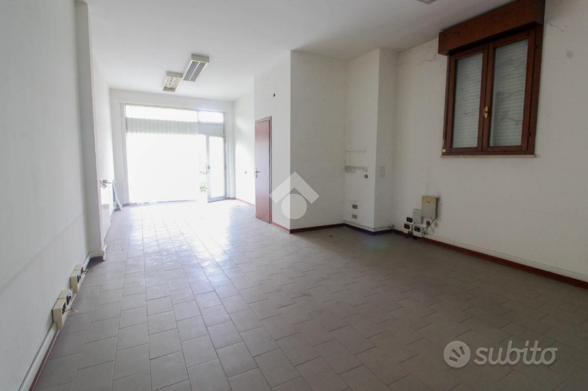 NEGOZIO A SAN ZENONE AL LAMBRO - Vista 2