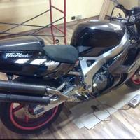 HONDA CBR RR "FIREBLADE" leggere tutto e bene