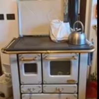 POUTAGE' CON DECORI BIANCO