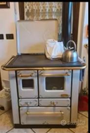 POUTAGE' CON DECORI BIANCO