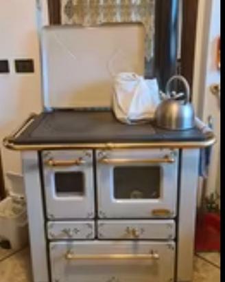 POUTAGE' CON DECORI BIANCO