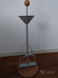 Portacenere con portariviste arredamento