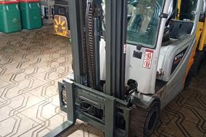 Carrello elevatore elettrico marca still 1600kg