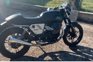 Moto Guzzi V7 Stone Cafe' Racer