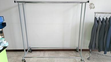 Espositore/Appendi abiti con ruote
