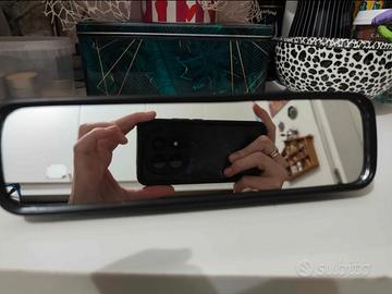 Specchietto retrovisore per auto