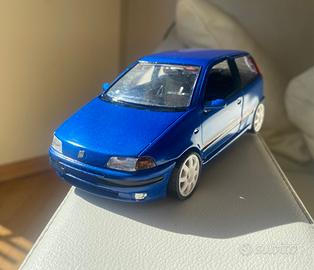 Fiat Punto GT scala 1/24 - Bburago - in metallo