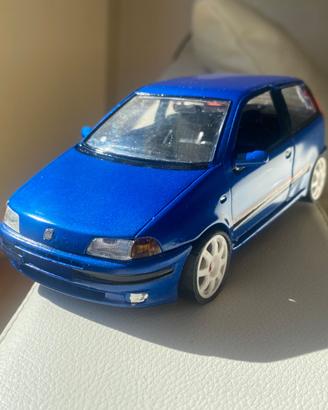 Fiat Punto GT scala 1/24 - Bburago - in metallo