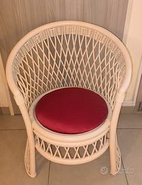 Poltroncina Tonda da salotto in vimini particolare