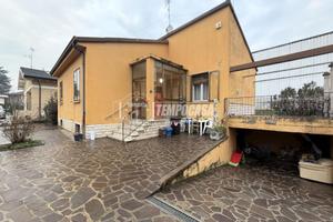 VILLA INDIPENDENTE DI 130 MQ C.A SU QUATTRO LATI L