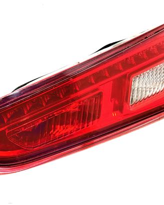 FANALE POSTERIORE DX A LED INTEGRATO NEL PORTELLON