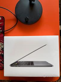 mac book pro 2020 i5 13’’ ssd 256gb