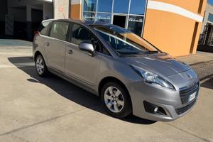 Peugeot 5008 1.6 HDi 115CV Allure