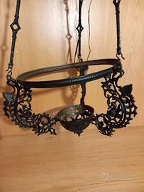 Lampadario in ferro battuto