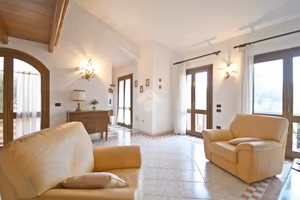 CASA INDIPENDENTE A CABRAS