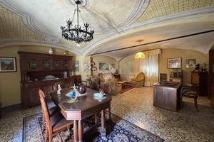 CASA INDIPENDENTE A MOMO