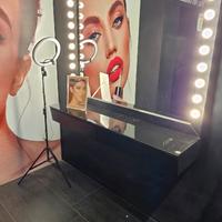 arredamento negozio Make Up