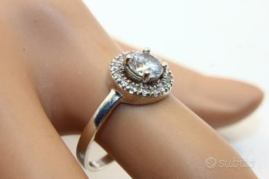 Splendido anello argento gemme