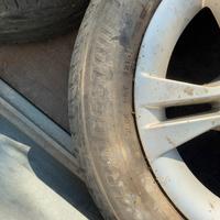Gomme con cerchi in lega e gomme invernali
