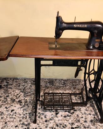 Macchina da cucire Singer 31M15 vintage 