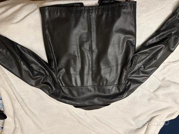 Giubotto in pelle nera
