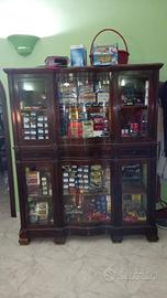 Vetrina cristalliera antica a sbalzo