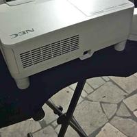 proiettore nec u310